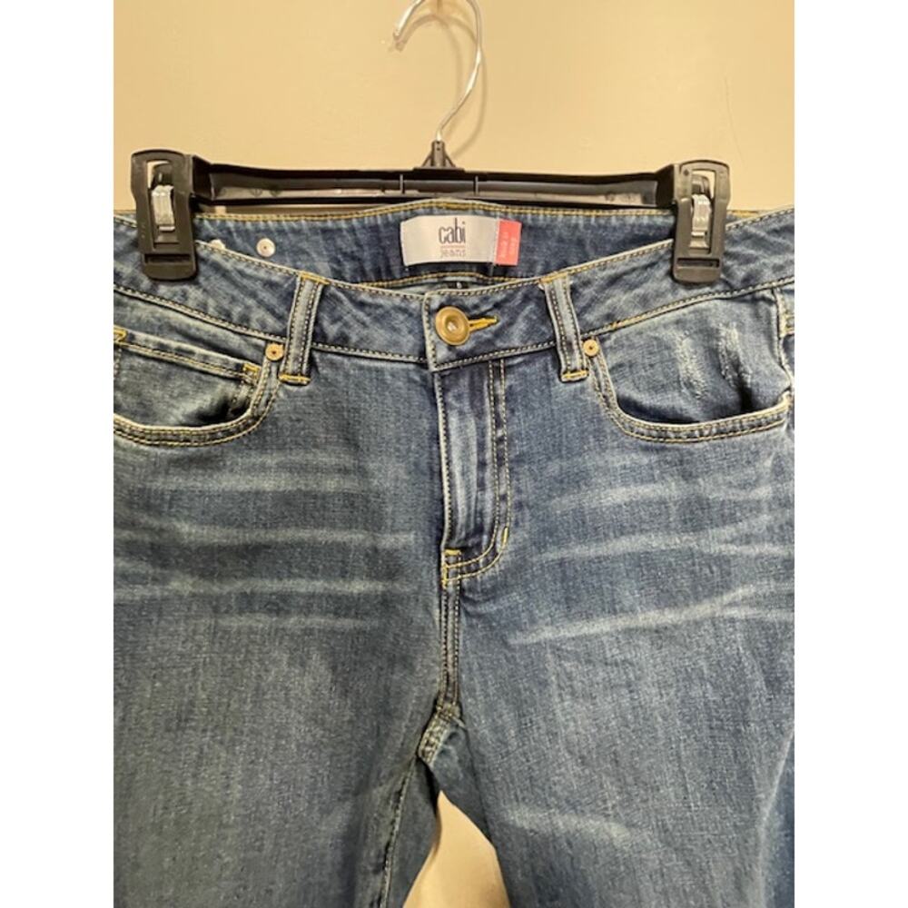 CAbi Women's Medium Wash Kick it Crop Straight leg Raw Hem Sz 6 - Picture 7 of 8